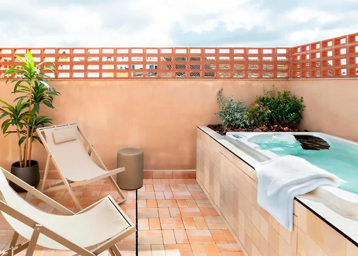 Magno Apartments Clavellinas - Pool And Parking