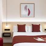 Magno Apartments Clavellinas - Pool And Parking