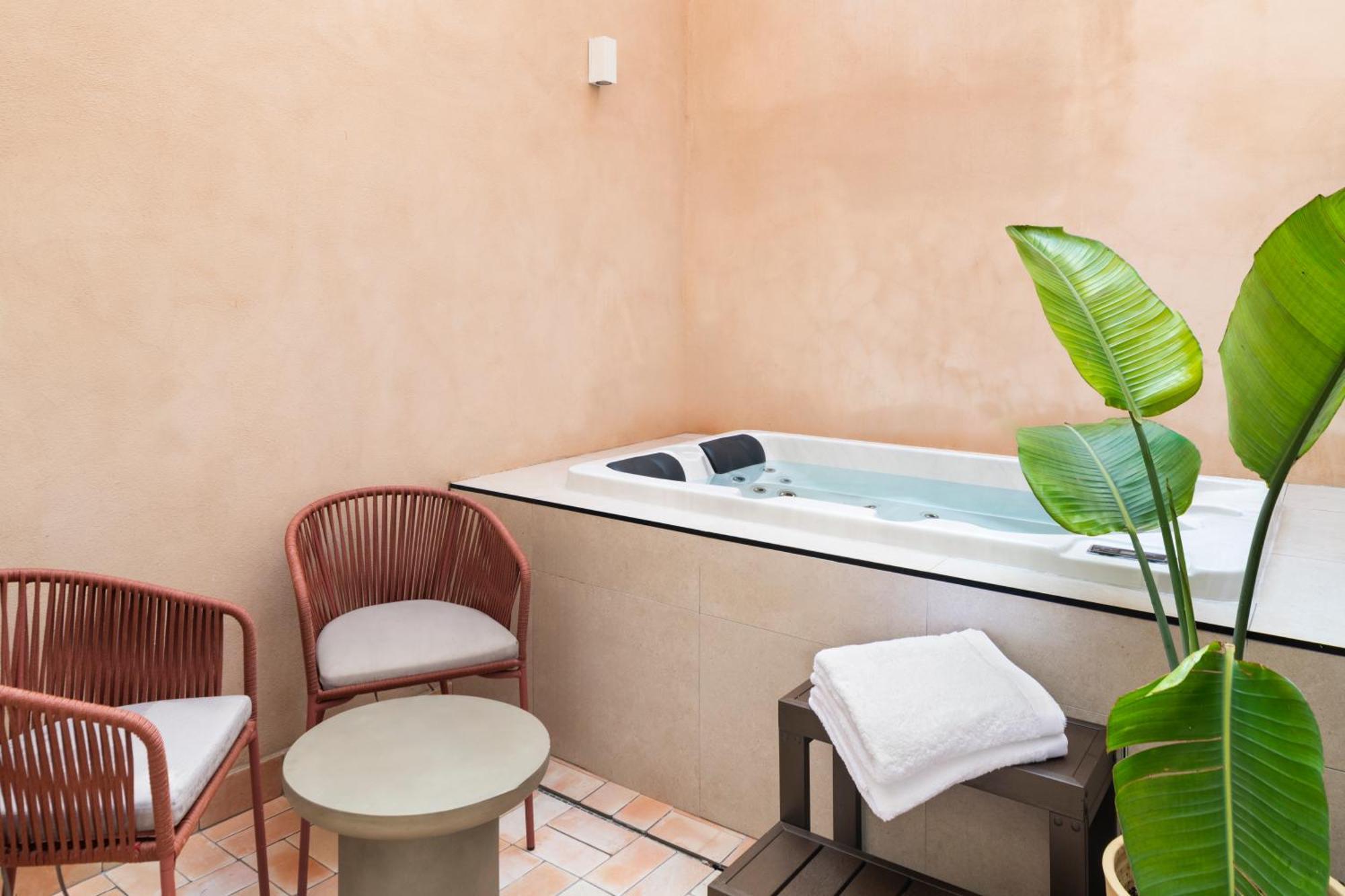 Magno Clavellinas - Pool And Parking Sevilla