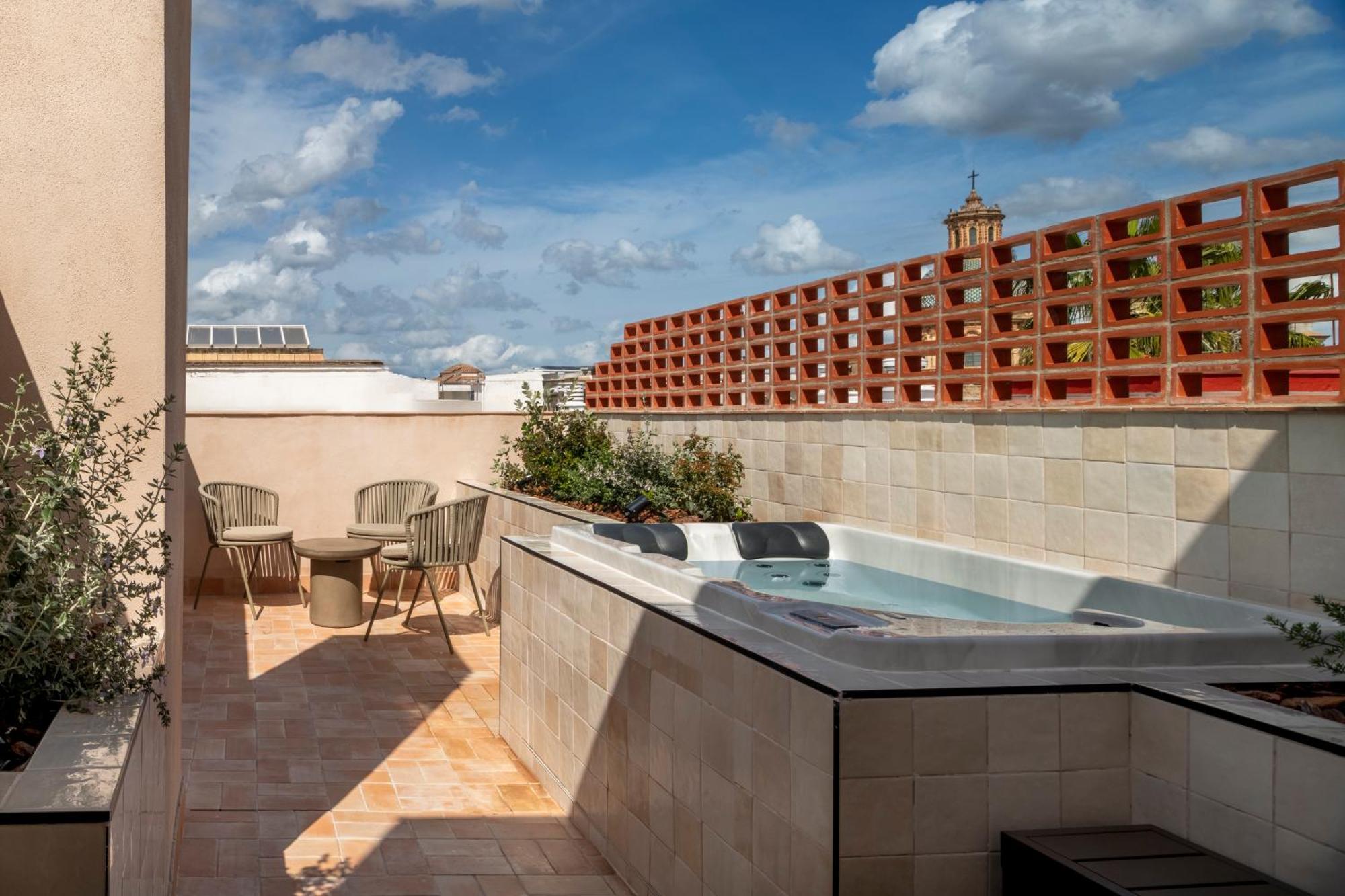 Magno Clavellinas - Pool And Parking * Sevilla